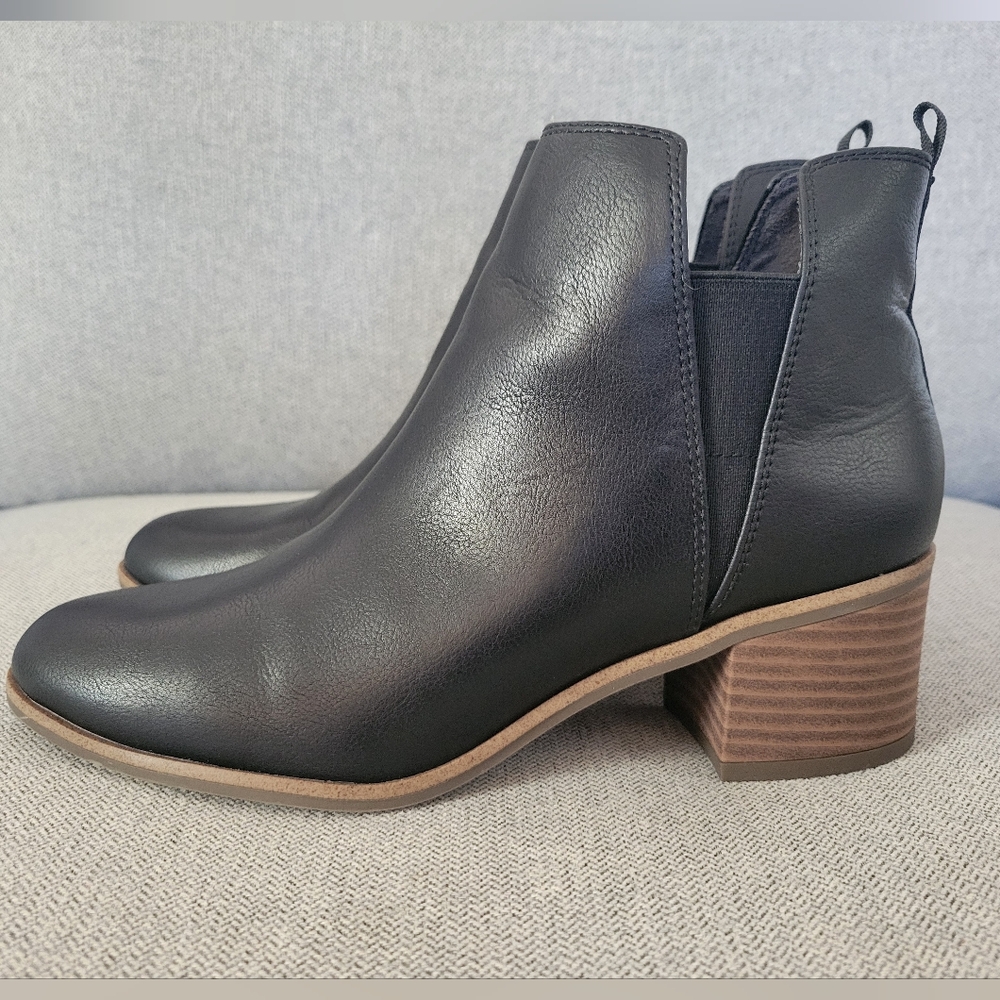 Dr. Scholls boots - size 9